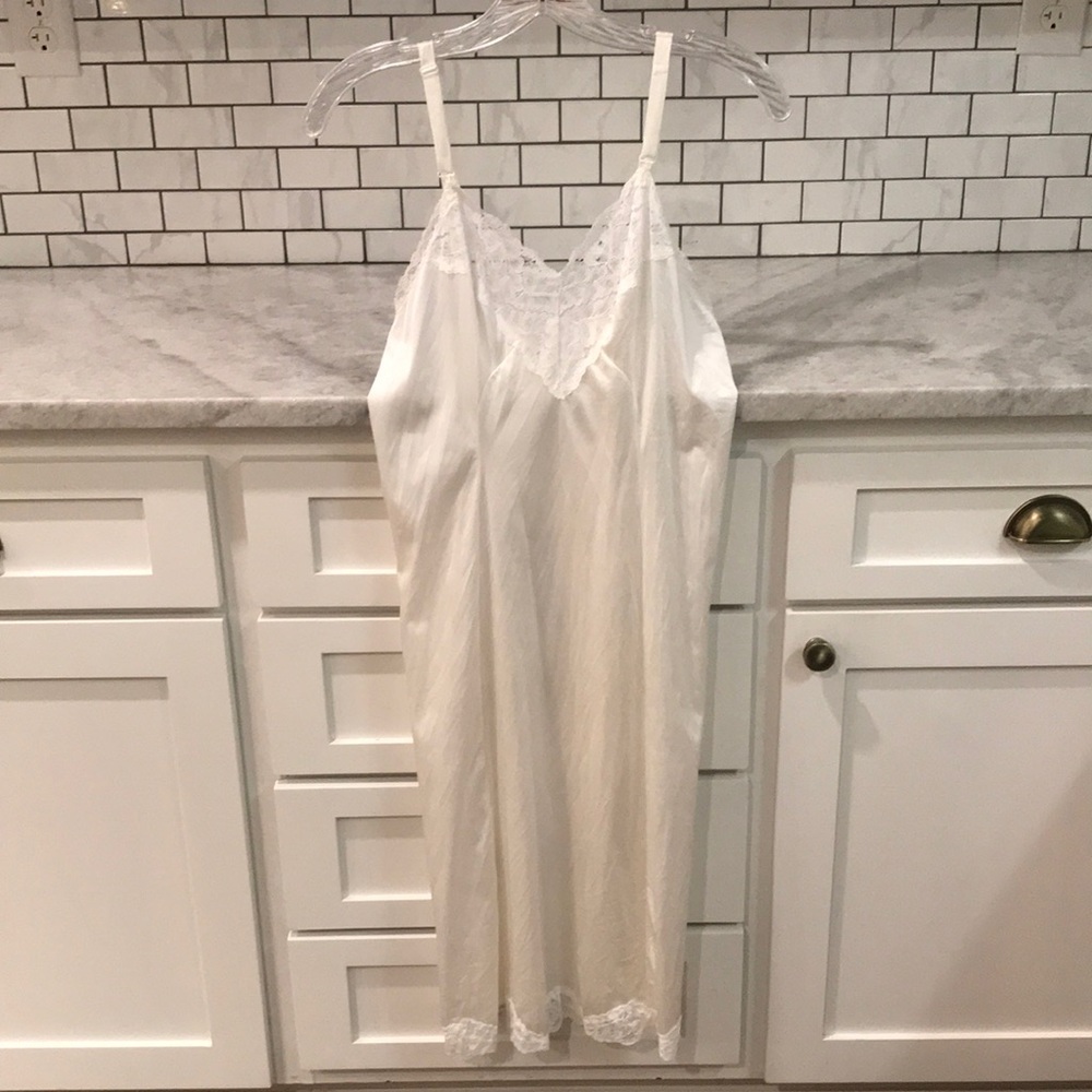Vintage Full Slip Womens Small White Lace Mid Century Retro Silky‎ Lingerie